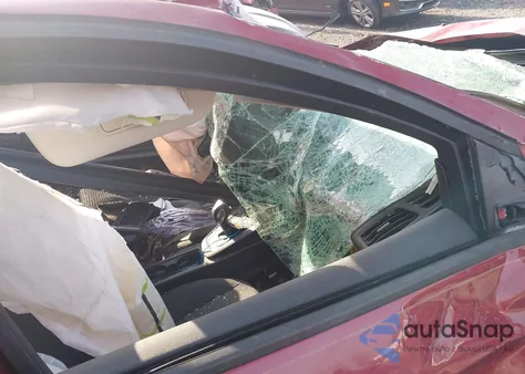 2016 Ford Focus Se z USA, uszkodzony, nr VIN 1FADP3F29GL280118